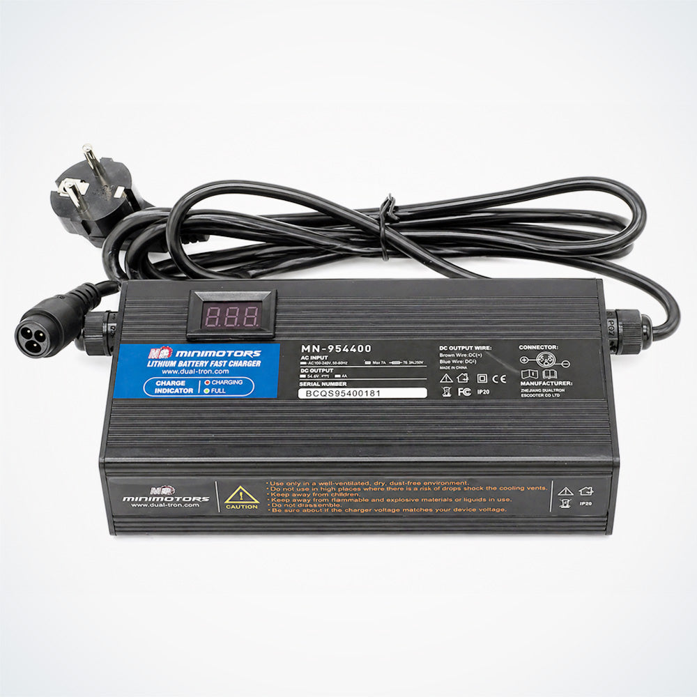 dualtron-84v-fast-charger-95v-4a-lp16-eu-display