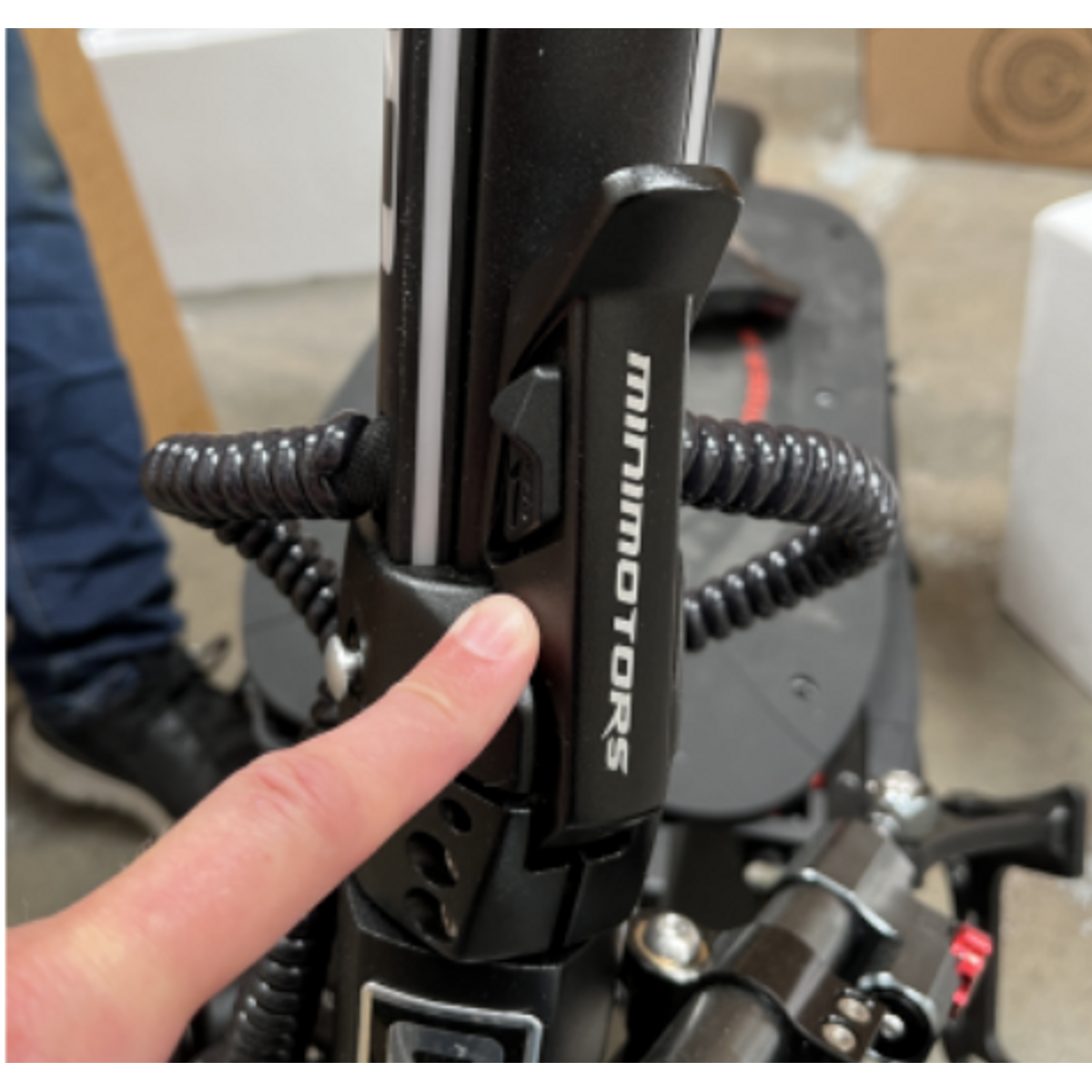 Locking Handle of Folding System Assembled - Dualtron | 02.210.00139