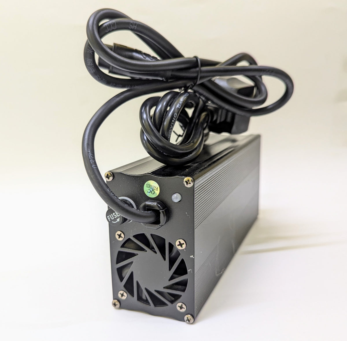 84V rychlonabíječka 95.4V4A LP16 UK DISPLAY