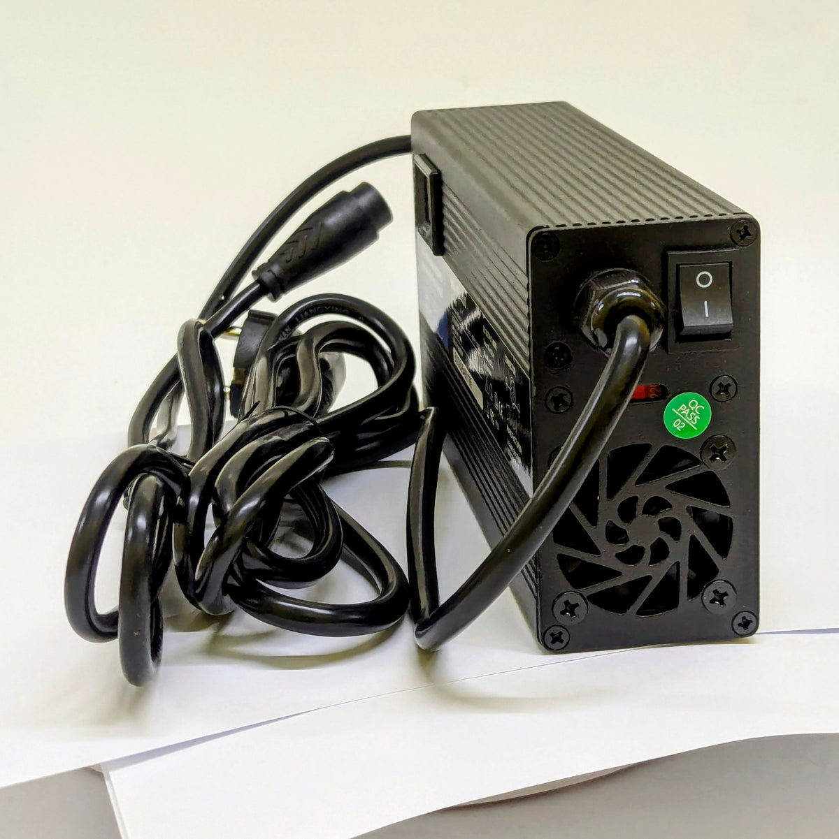 84V rychlonabíječka 95.4V4A LP16 UK DISPLAY